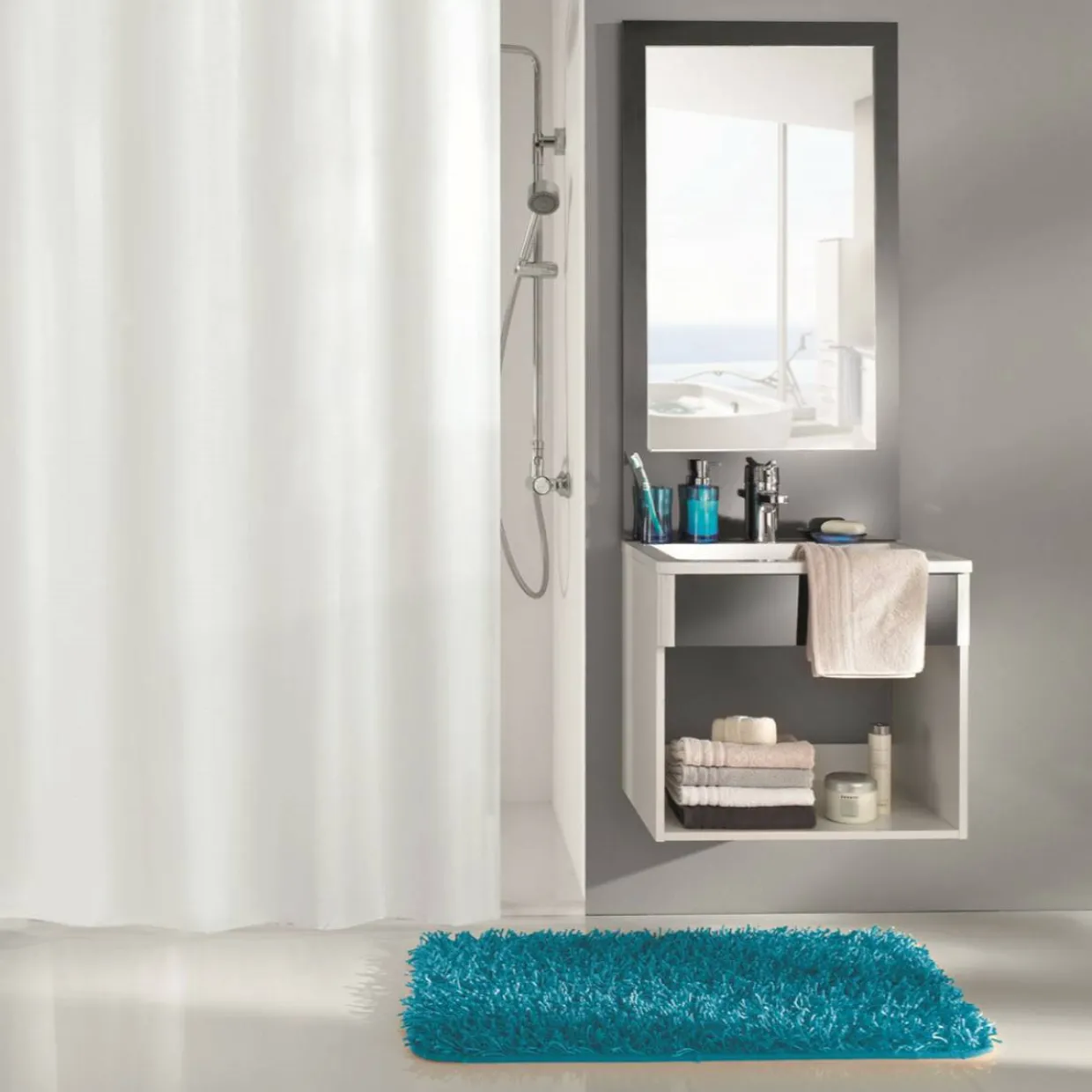Caravelle White