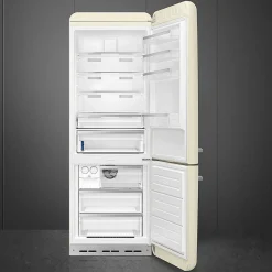 FAB38RCR6 50s Style Creme med Total No Frost