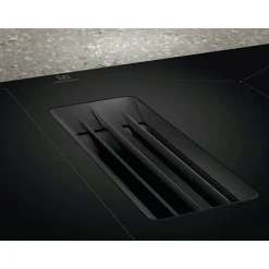 HHHB760S med Inbyggd Fläkt Svart