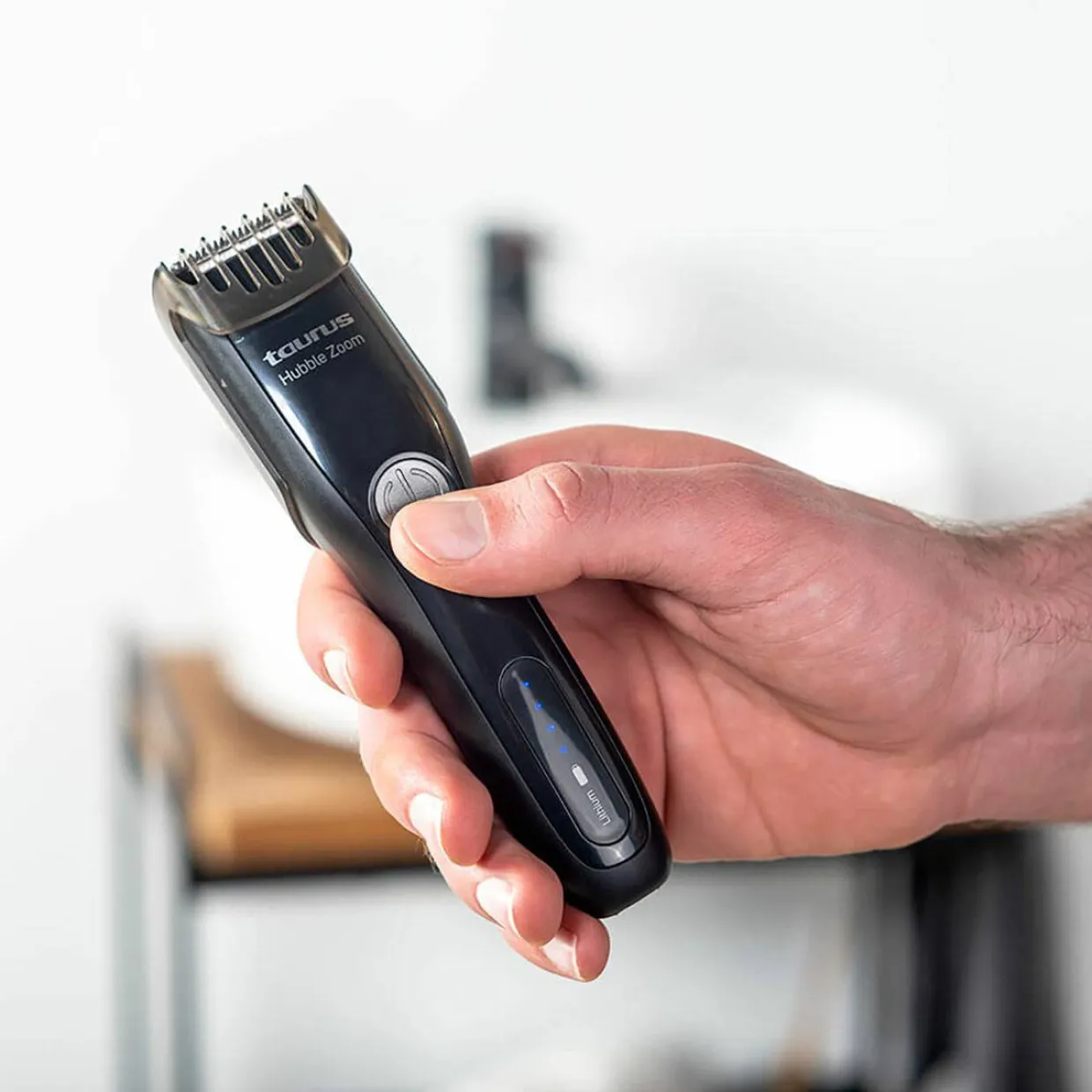 Hubble Zoom Sladdlös Trimmer med 12 Klippnivåer