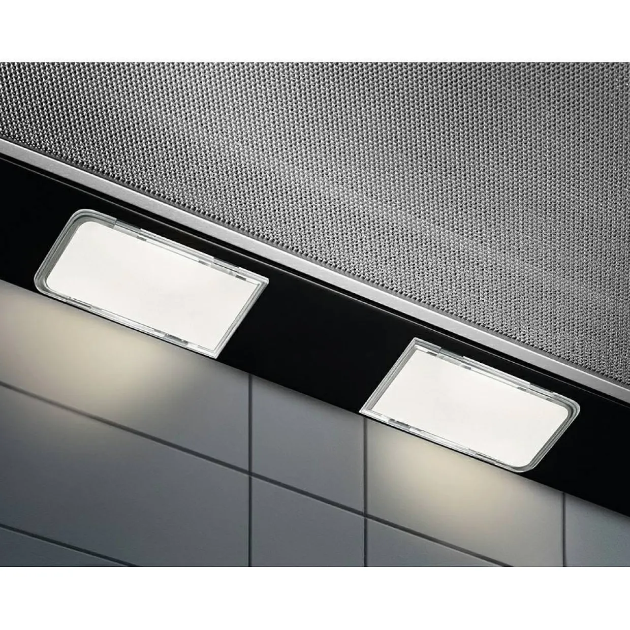 LFP326FB Svart 60 cm med LED-belysning