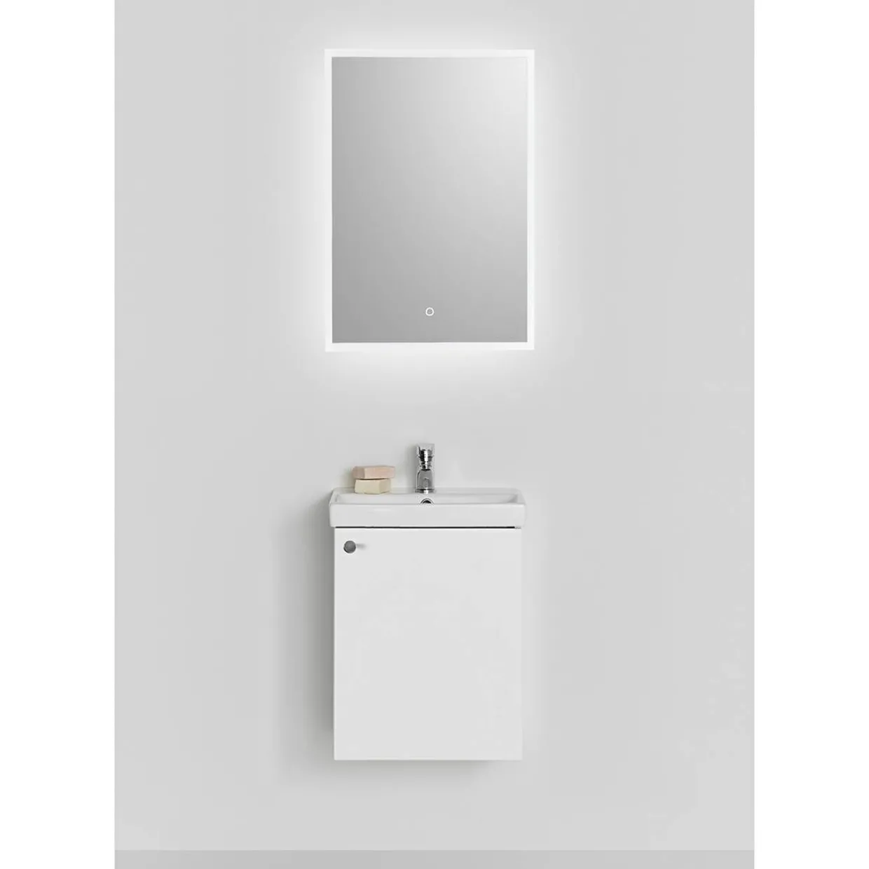 Neat 420 med Lucka och Spegel Store Square LED