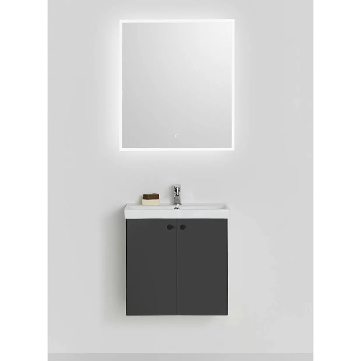 Neat 550 med Luckor och Spegel Store Square LED