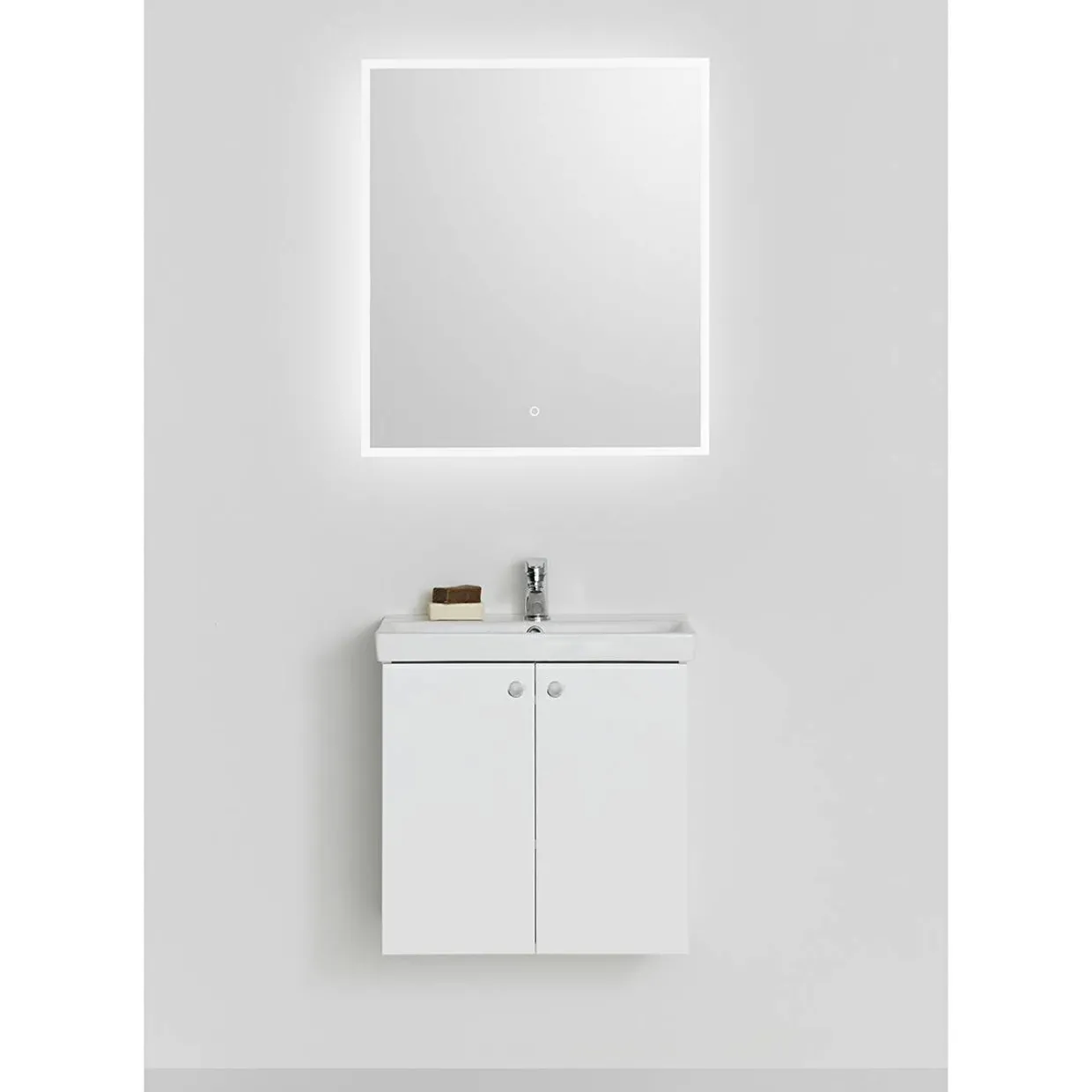Neat 550 med Luckor och Spegel Store Square LED