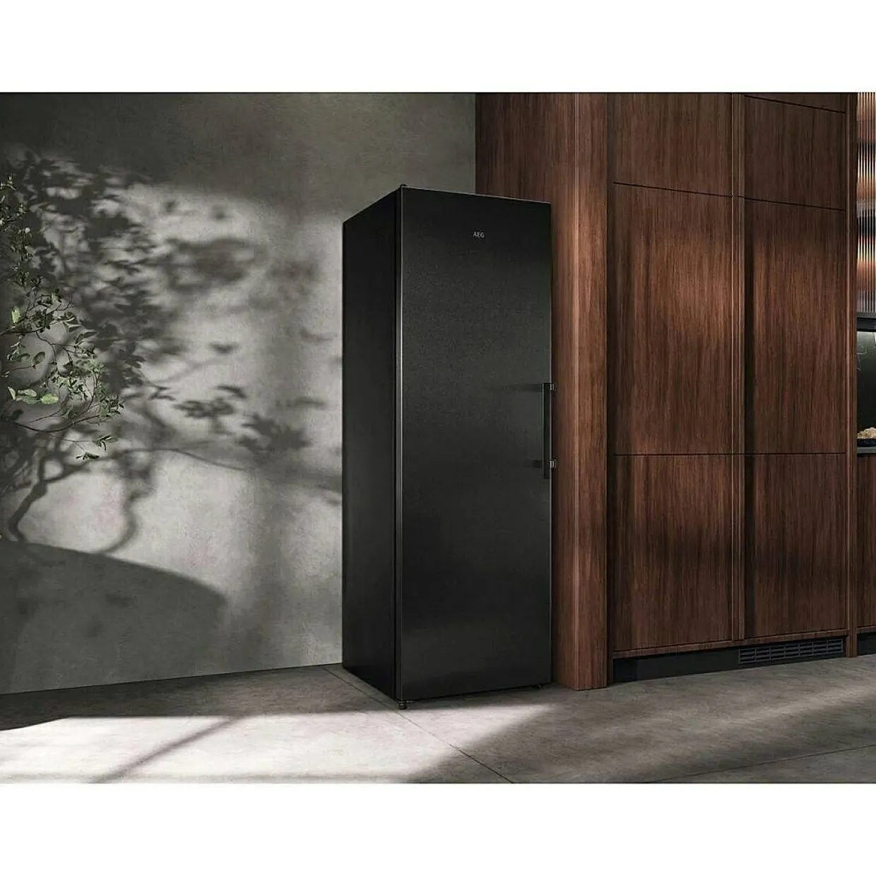 OAG7M281DL 7000 NoFrost Svart med MultiFlow och FastFreeze
