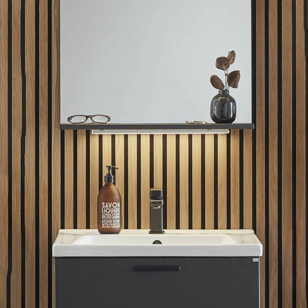 Store 430 Matt Aluminium Badrumslampa