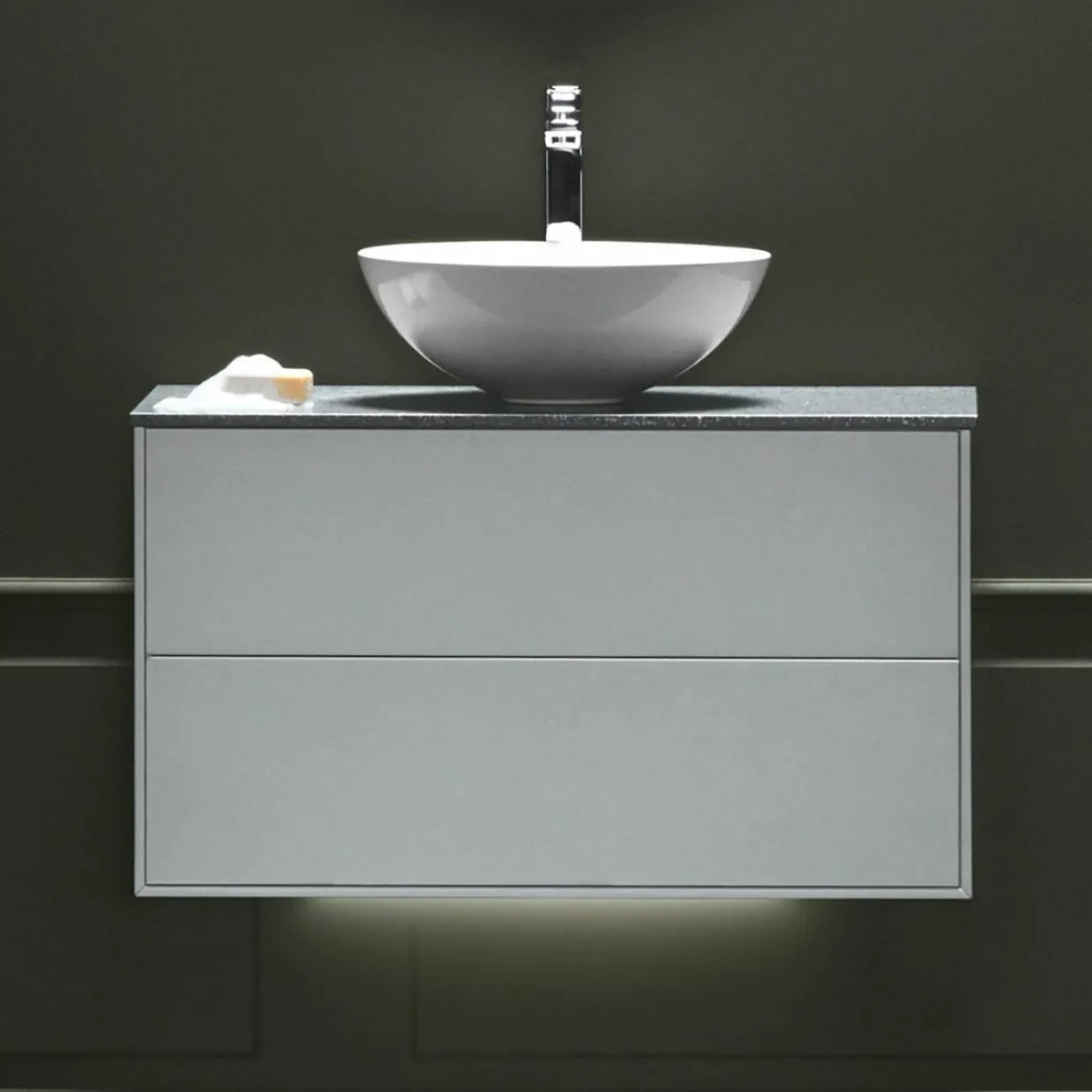 Store 430 Matt Aluminium Badrumslampa