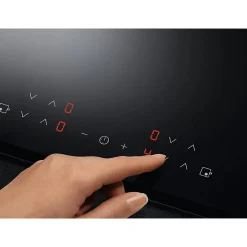 TN64IA00FB 5000 Basic Svart Med Automatisk Justering Av Fläkt